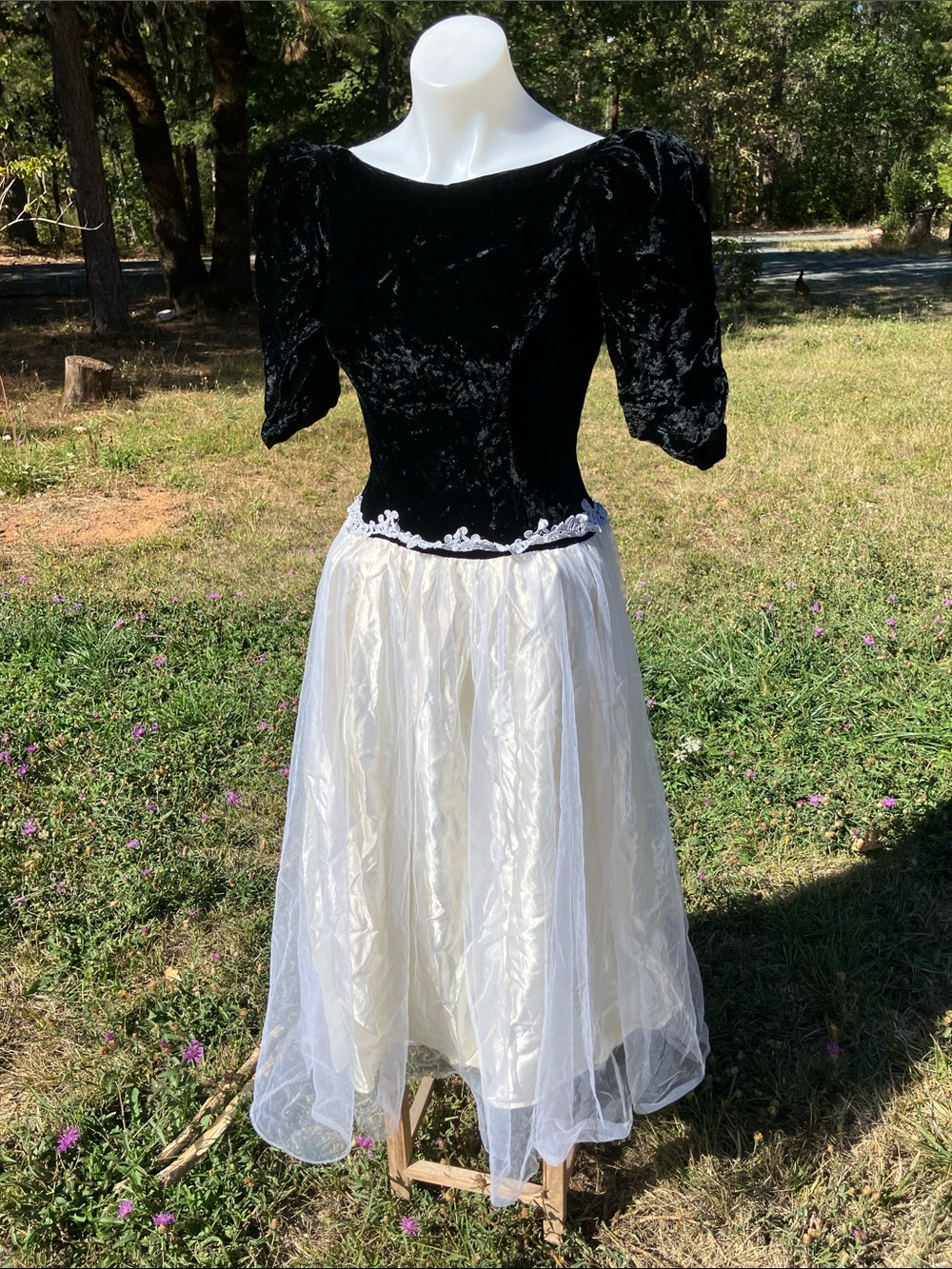 Dance Allure 1980’s velvet and tulle full skirt true vintage size S Union made